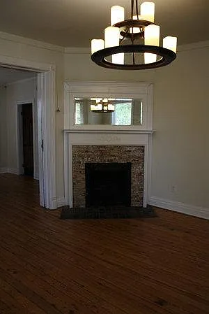 6 bed, 3098 sqft, $8,100 — Photo 4