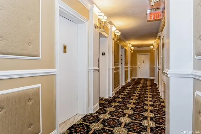 2 bed, 2.0 bath, 1075 sqft, $4,950 — Photo 3
