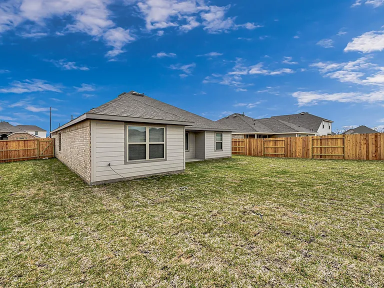 3718 Shadow Crest Ln — Photo 23