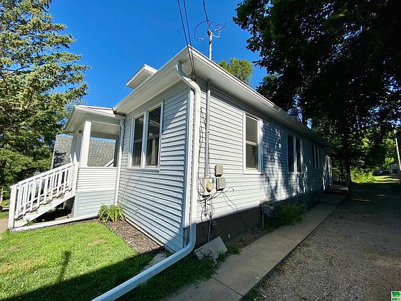 2nd image of 1011 18th St