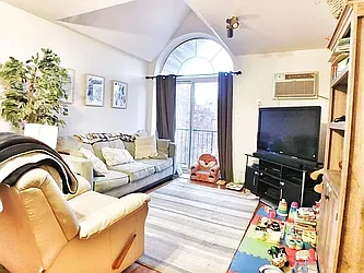Rented by MAC Realty NY