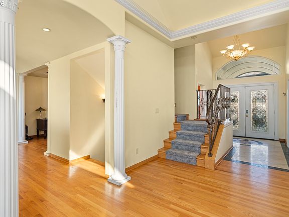 2nd image of 16935 Crown Terrace Rd