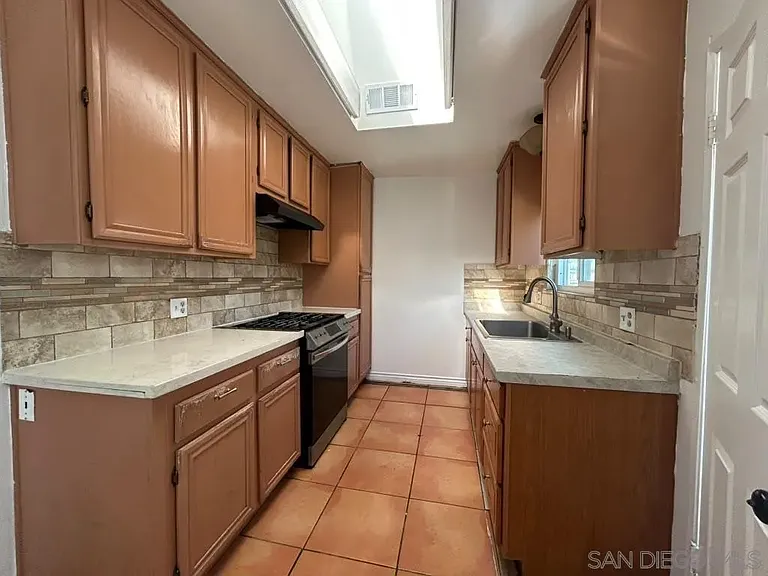 743 Park Pl — Photo 9