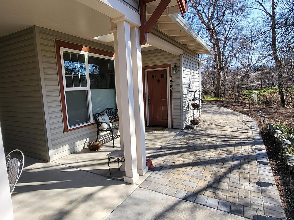 1st image of 904 Mountain Meadows Cir