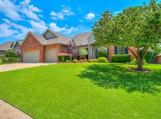 3216 Amberwood Ct, Edmond, OK 73003