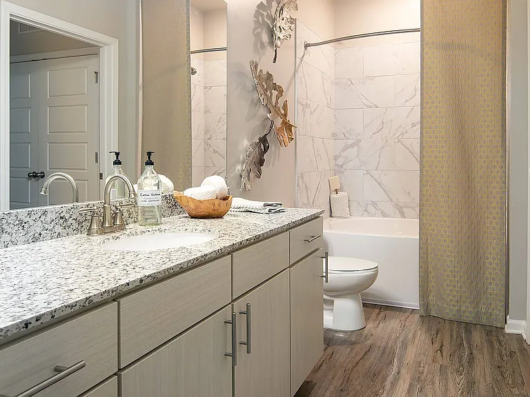 TRAILSIDE VERDAE APARTMENTS — Photo 6