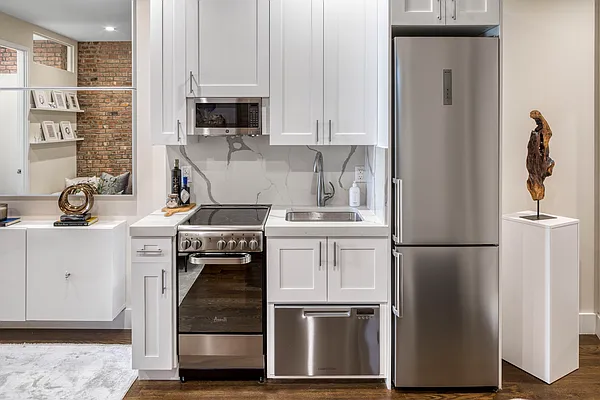 Rented by Douglas Elliman | media 24