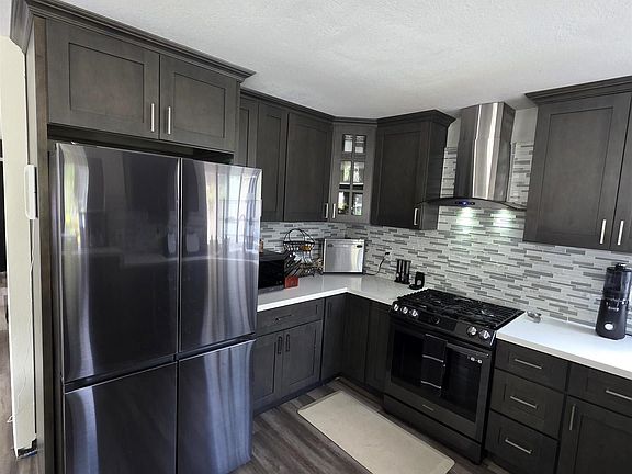 3rd image of 1020 Pueblo Ct
