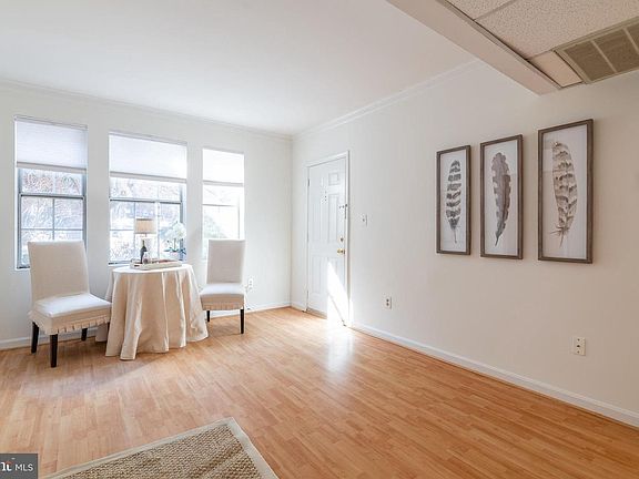 4th image of 1731 N Troy St #8-409
