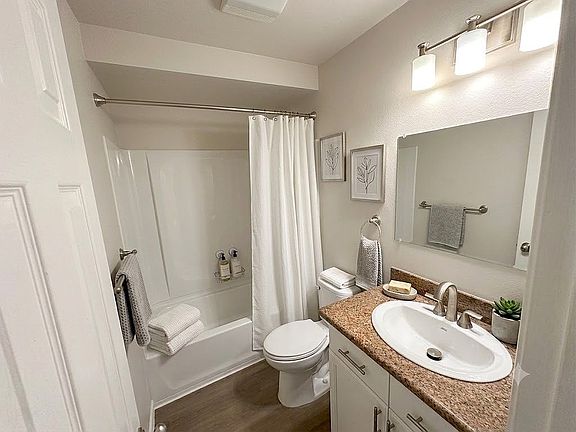 5th image of 792 Avocado Ave