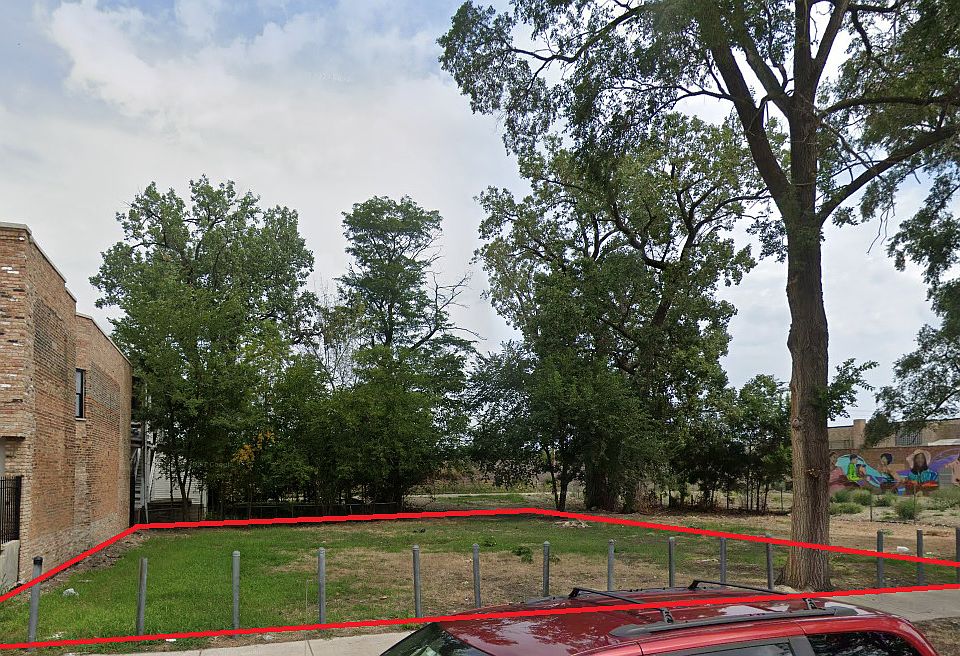 2nd image of 3352 W Carroll Ave