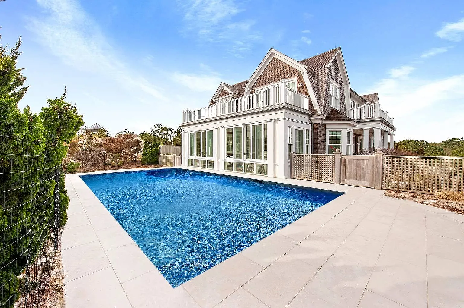 Oceanfront Elegance in Amagansett Dunes — Photo 2
