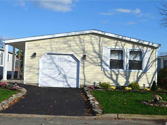 2nd image of 72 Village Cir W