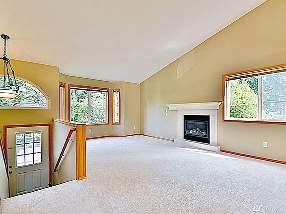 3rd image of 19517 N Park Ave N