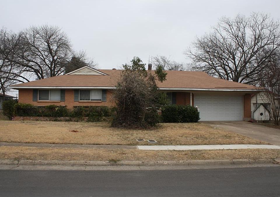 1st image of 111 Magnolia Ln