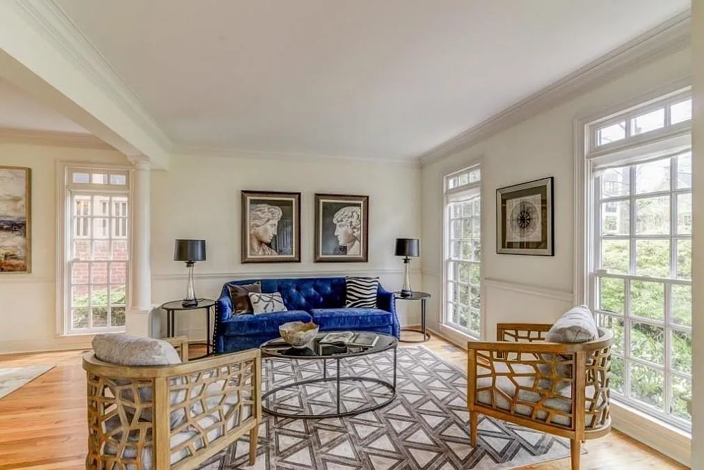 4 bed, 3.5 bath, 3946 sqft, $5,300 — Photo 3