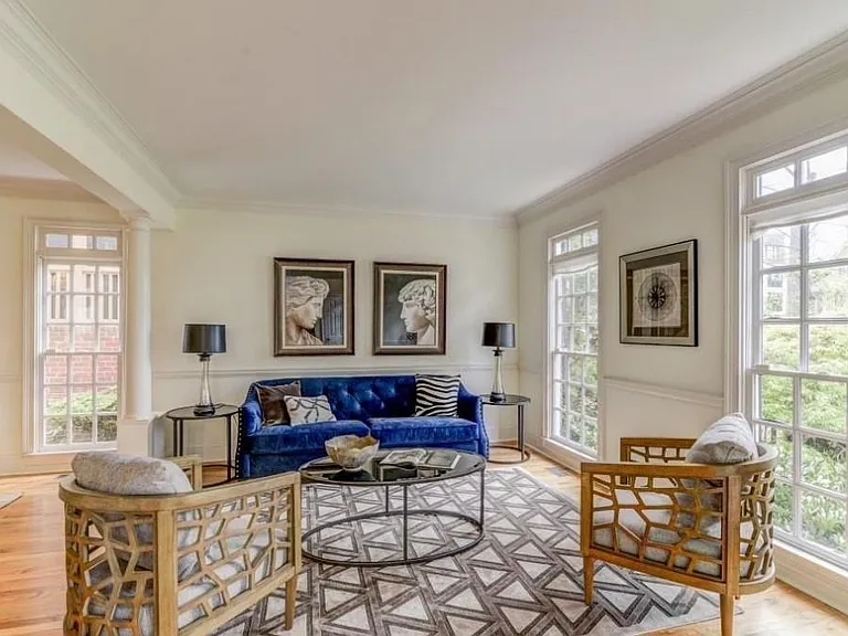704 Longleaf Dr NE — Photo 3