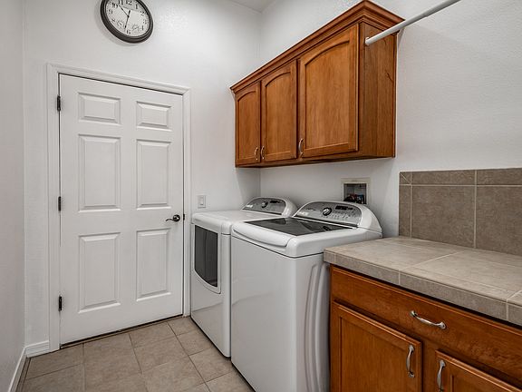 5th image of 2790 Huntridge Way