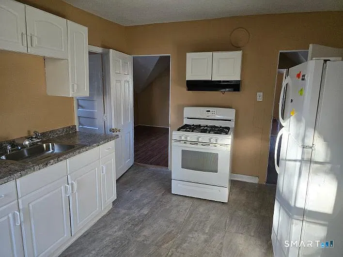1 bed, 1.0 bath, 880 sqft, $1,200 — Photo 4