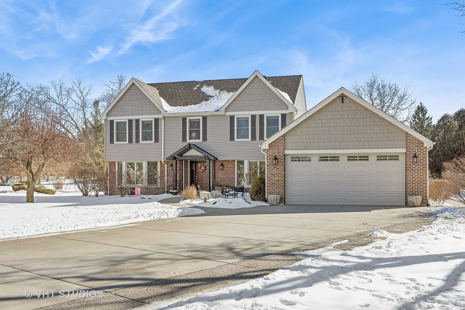 823 Whitman Ct photo 1