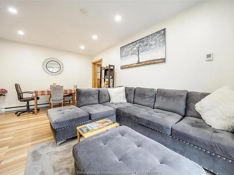 1229 Arncliffe Pl — Photo 9