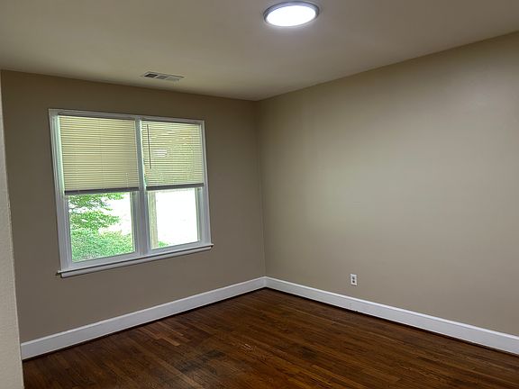 3rd image of 323 Crescent Rd