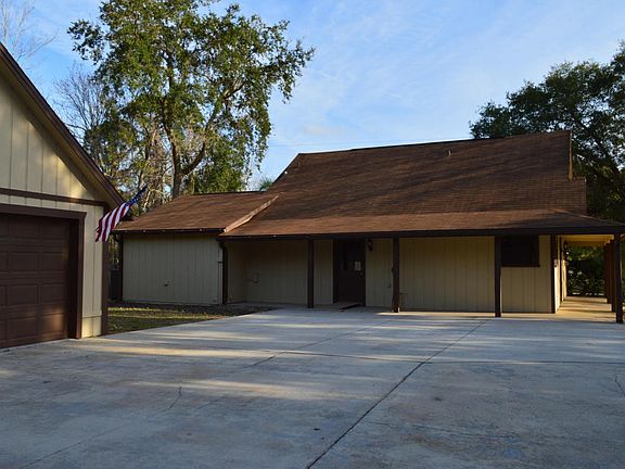 3rd image of 3329 Woodland Dr