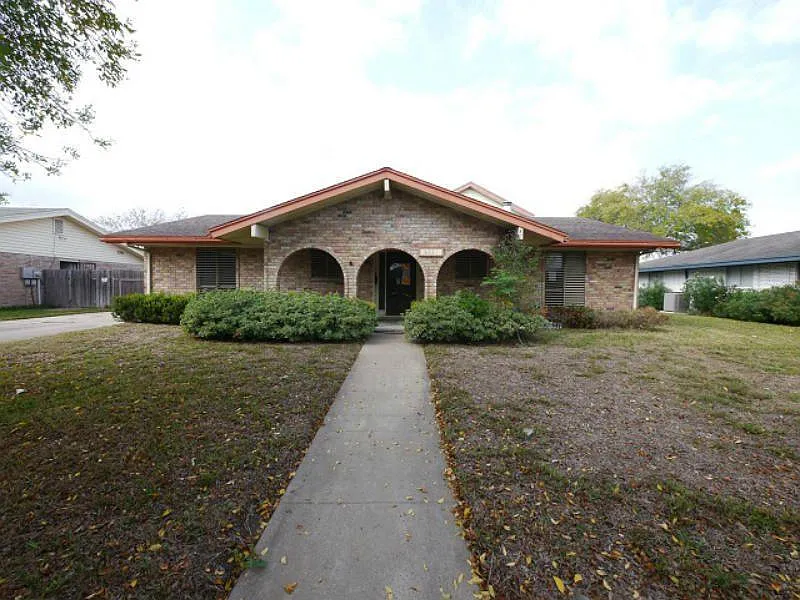 6221 Sweeney Dr