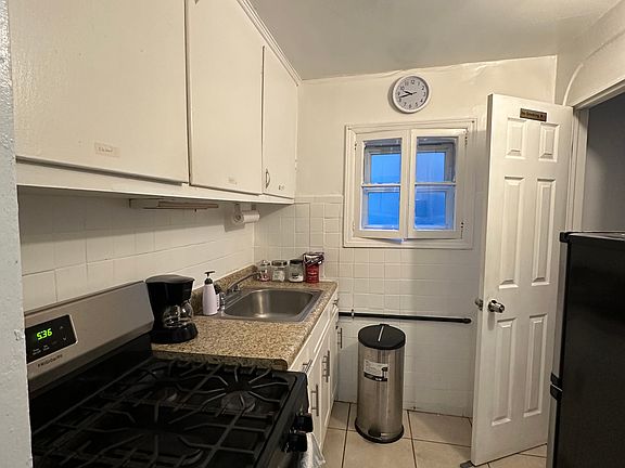 4th image of 3651 Olinville Ave #1-2