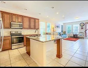 3 bed, 1881 sqft, $2,550 — Photo 2