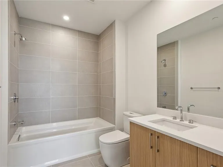 2425 Peachtree Rd NE #403 — Photo 27