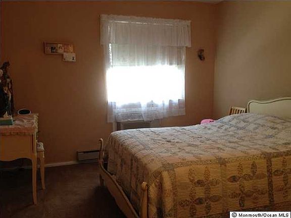 5th image of 22 Crestwood Parkway #B