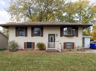 4 Phyllis Dr, Buffalo, NY 14224