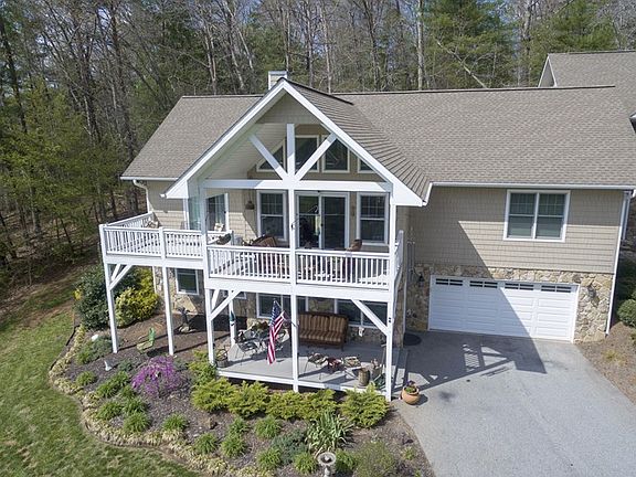 3rd image of 66 Belleview Oak Cir