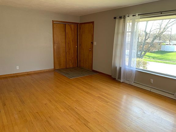 5th image of 1000 Oakmont Ave