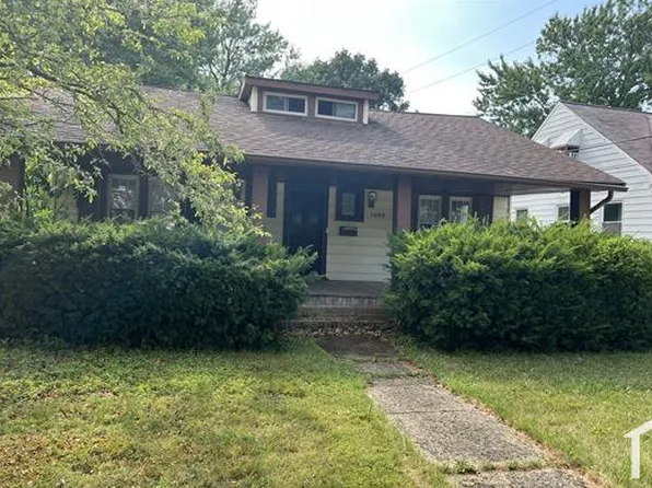 1608 Winchester Rd, Lyndhurst, OH 44124