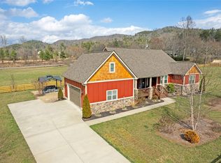 35 Cliff Rd, Penrose, NC 28766