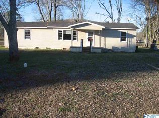 973 Cave Spring Rd, Owens Cross Roads, AL 35763