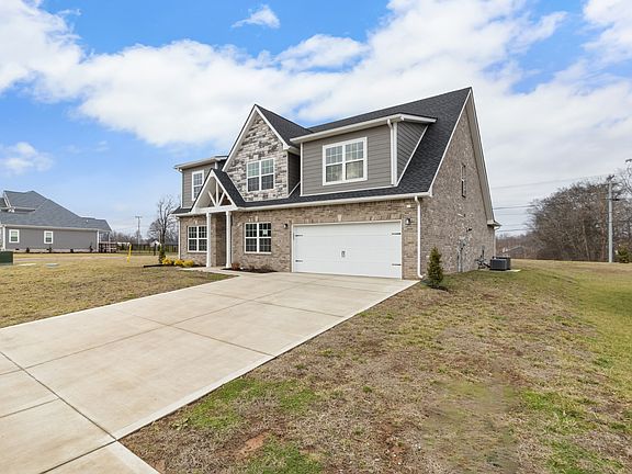 5th image of 301 Bluebell Dr