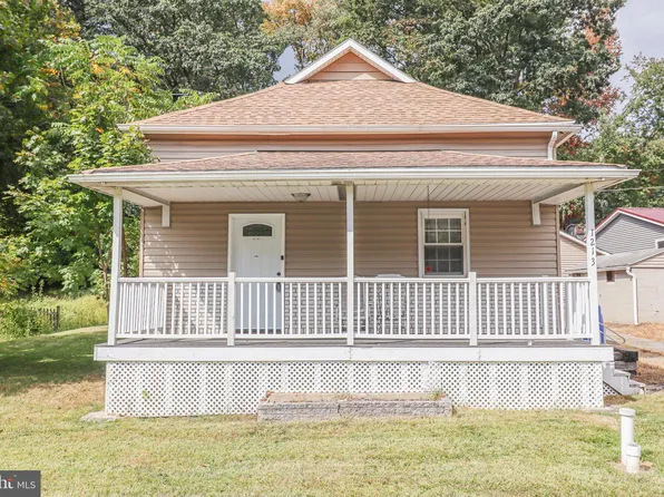 1213 W Market St, Williamstown, PA 17098