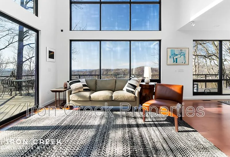 2 bed, 2.5 bath, 2270 sqft, $3,650 — Photo 2