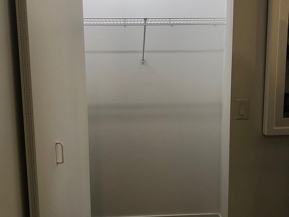 4th image of 701 S La Salle St #607