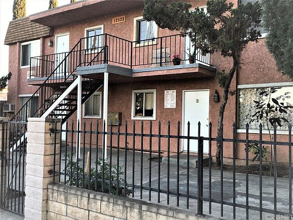 2nd image of 12528 Vanowen St APT 2