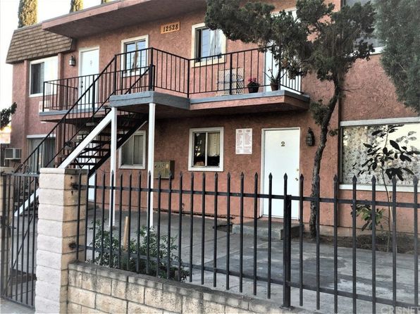 12528 Vanowen St APT 2