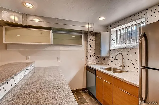 Nicely Remodeled Lower Duplex in Sunnyside/Berkeley Area — Photo 5
