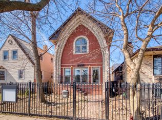 3232 N Pioneer Ave, Chicago, IL
