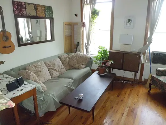 Rented by Maximus Realty Group | media 23