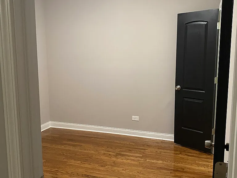8210 S Langley Ave #3 — Photo 3