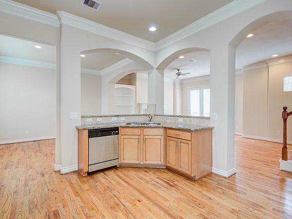 2nd image of 8808 Lakeshore Bend Dr