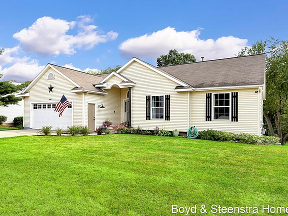 2nd image of 442 Shaw Estates Dr NE